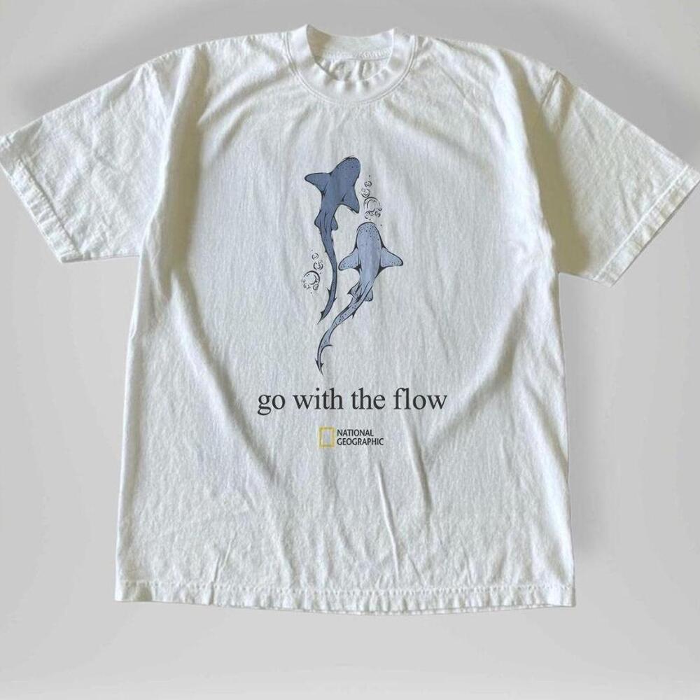 Gildan Men White T-Shirt, Go With The Flow National Geographic Graphic
